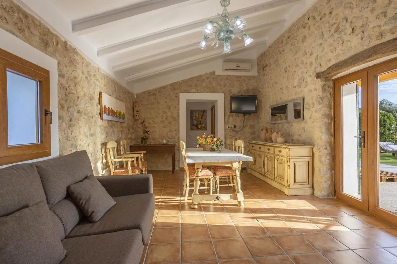 Pou Monjo Guest House Selva  Spain